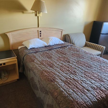 Hardisty Motel מראה חיצוני תמונה